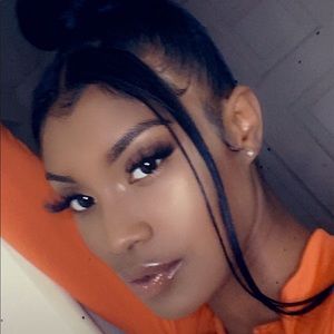 Meet your Posher, Telly